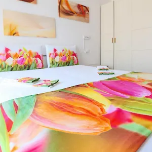 https://casa-magrini.italymilanhotels.net