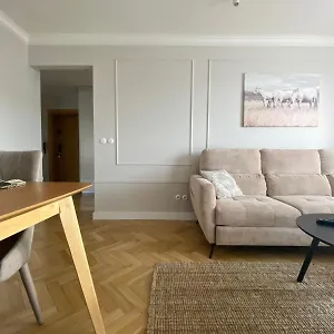 https://apt-cozy-wooden.sopothotels.com